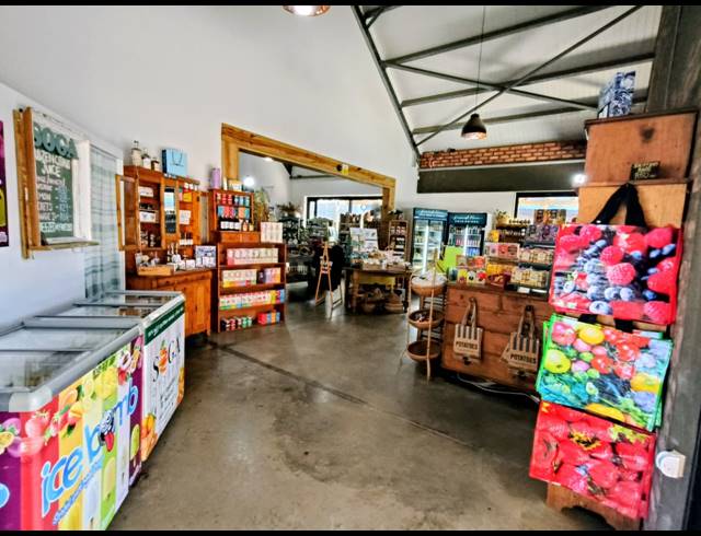 100M² BUSINESS FOR SALE IN JEFFREYS BAY CENTRAL